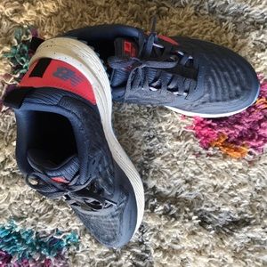 Like new! NB all terrain trail tennies